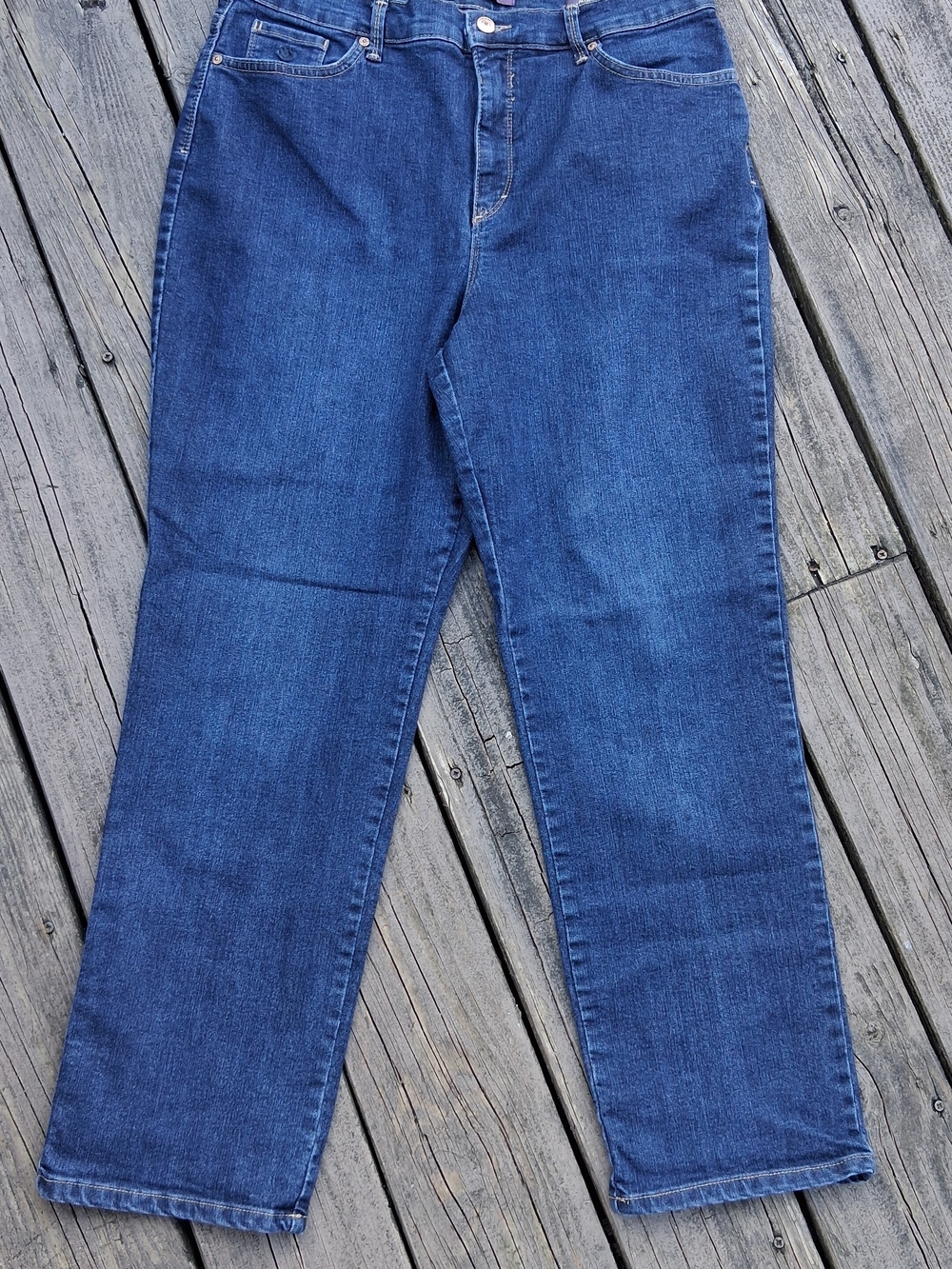 Gloria Vanderbilt Straight-Leg Jeans in Deep Blue Wash